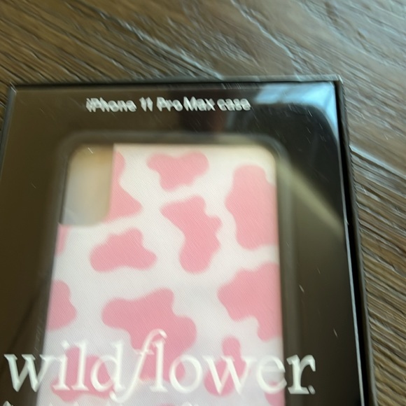 NWT iPhone 11 Pro Max case - Wildflower limited edition pink case - Picture 6 of 6